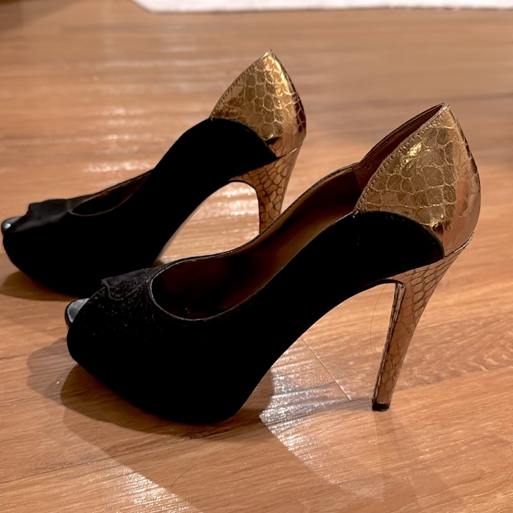 Guess high heels 6.5